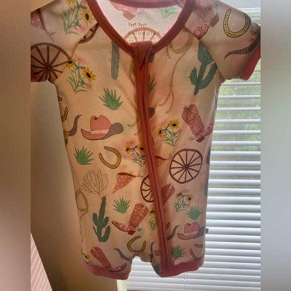 PINK ready to rodeo shorty - Picture 1 of 2